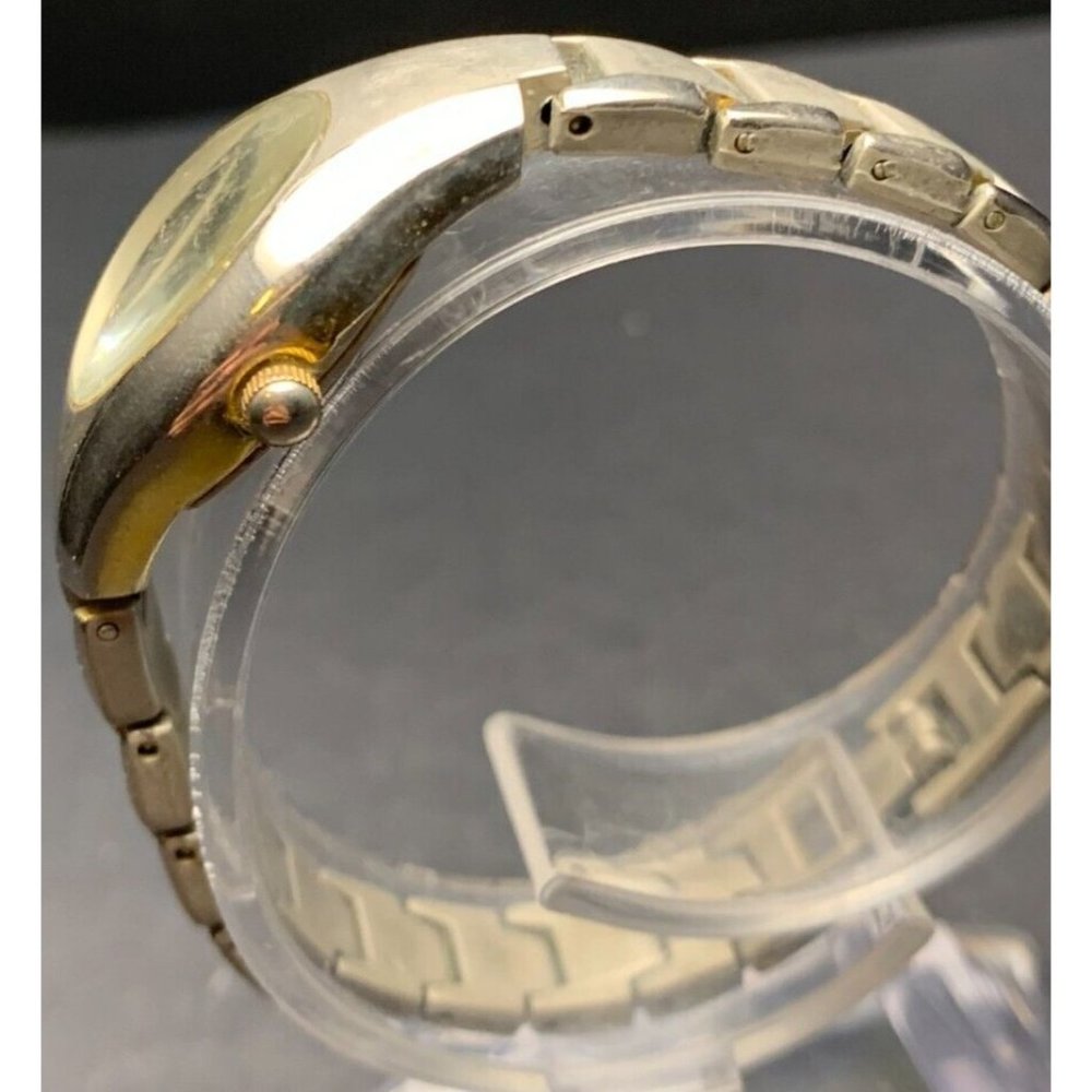 Vintage GUCCI Analog Watch Silver Tone - Untested - May Need Battery or Repair - Picture 4 of 6